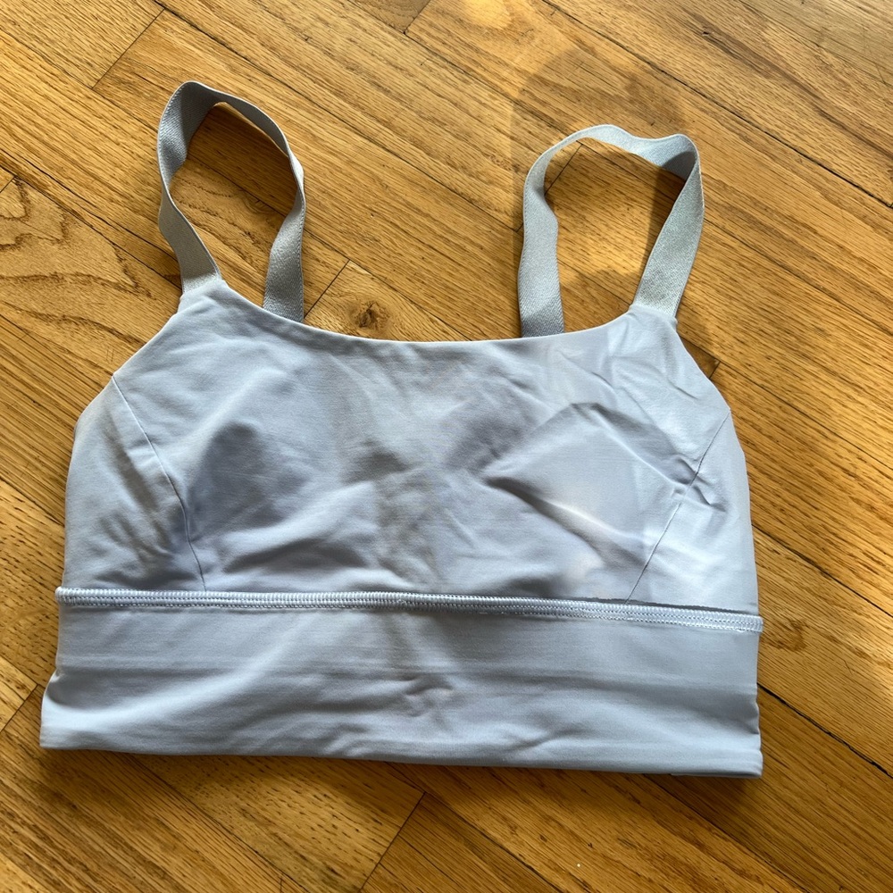 Lululemon bra lilac blue hydrangea size 4